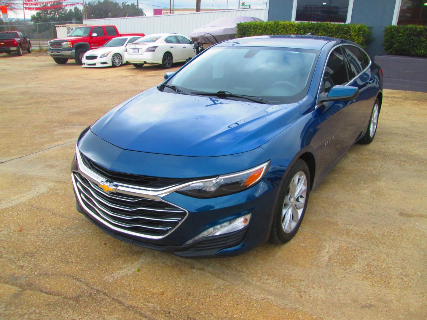 2019 BLUE Chevrolet Malibu (1G1ZD5ST9KF) , located at 1815 NE 28th St., Fort Worth, TX, 76106, (817) 625-6251, 32.795582, -97.333069 - Photo#0